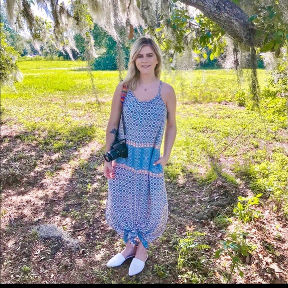 Dress - Picture 2 of 2